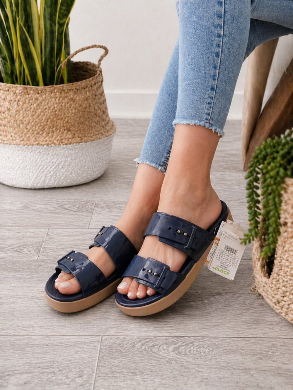 NWT Crocs Brooklyn Platform Sandals in Navy and Tan 7W